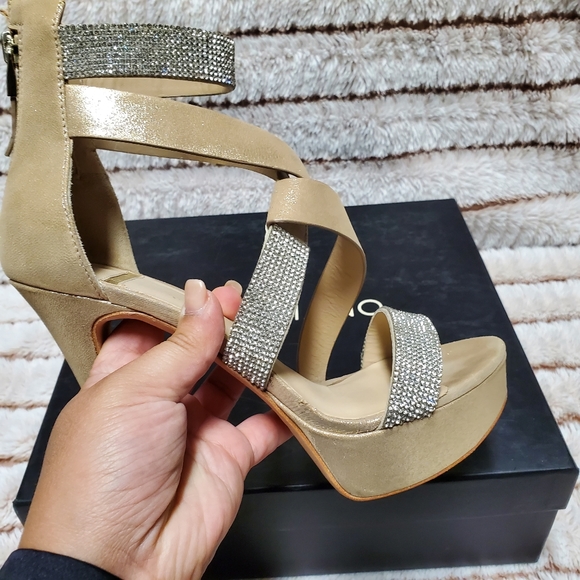 MARCIANO HEELS - Picture 5 of 7